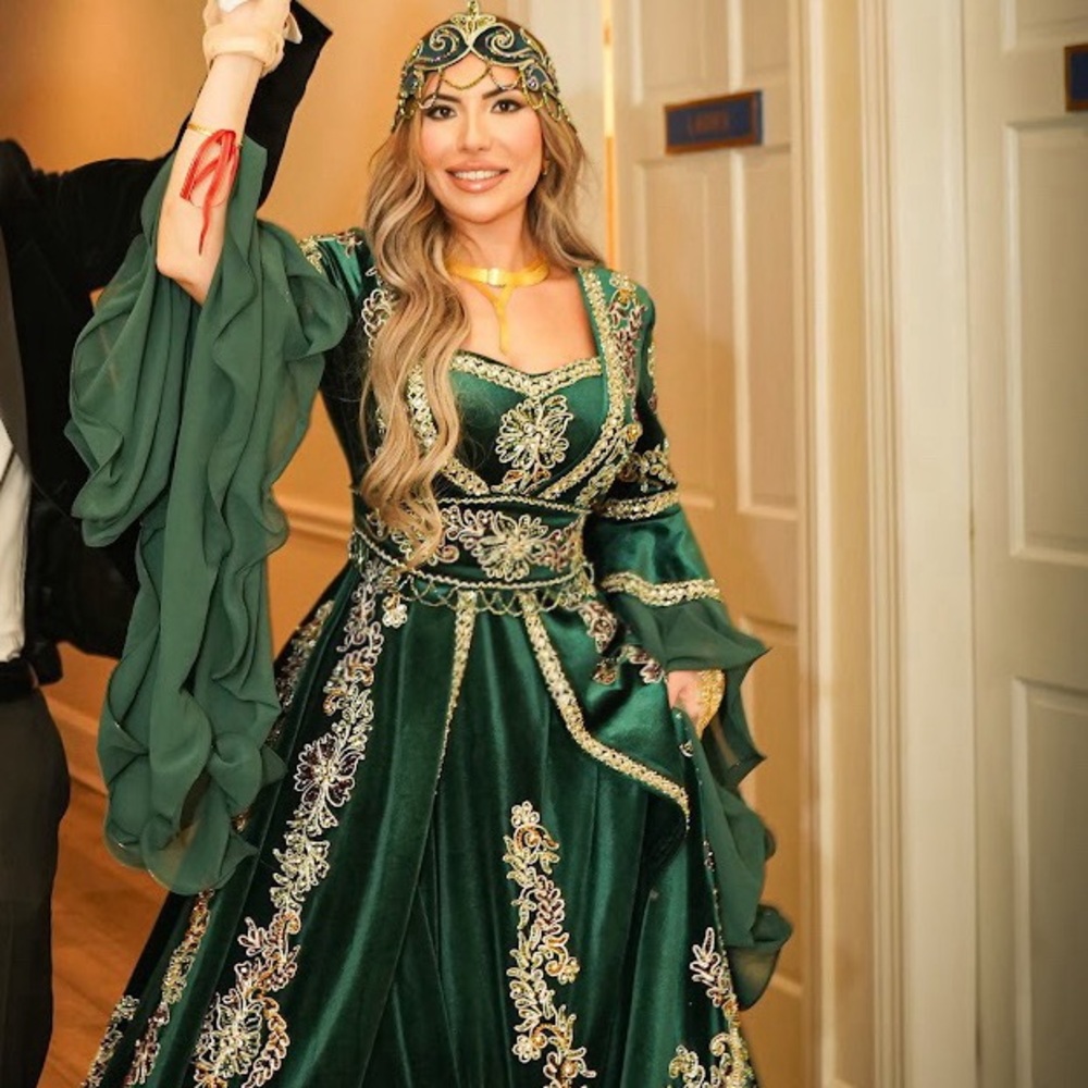 Elegant Green Embroidered Gown - Picture 2 of 2